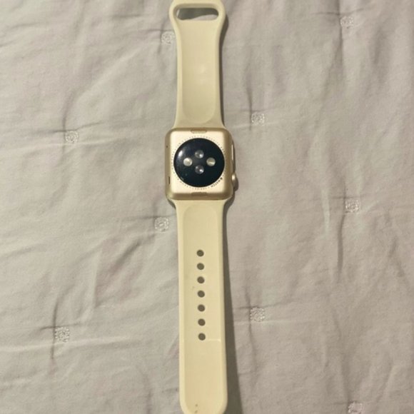 Apple Watch Series 1 Aluminum 38mm Light Old Gold Color - Picture 2 of 2